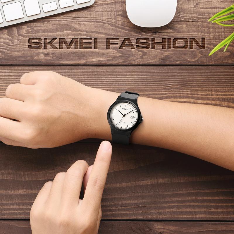 Trendy and fashionable little white quartz watch, waterproof thin schoolgirl simple scale watch