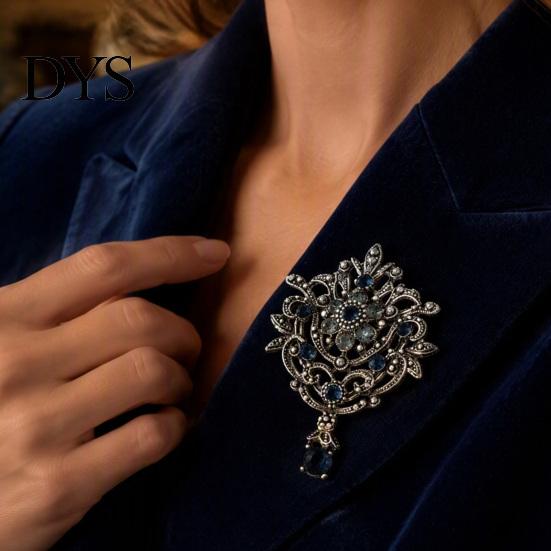 Vintage Broschen Pins Retro Hohl für Damen, Anstecknadel mit Funkelndem Oxidationsbeständigem Abzeichen Strasssteinen, Schmuckzubehör Tägliches Tragen Hochzeit
