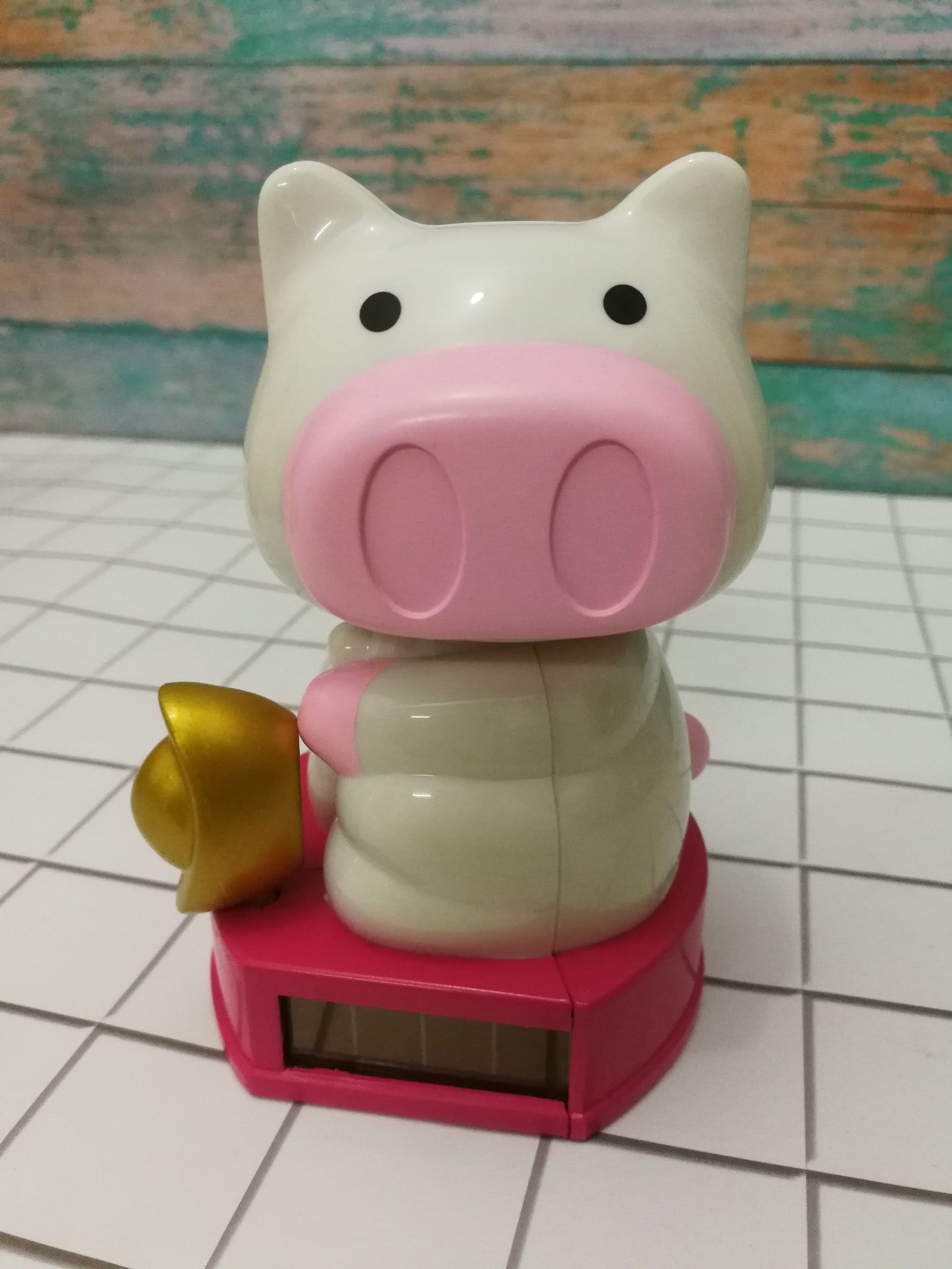 Автомобильная фигурка на солнечной батарее, Счастливая кошка, Свинья, Золотая крыса, Праздничная кукла, приносящая богатство, Креативное автомобильное украшение, Интерьер