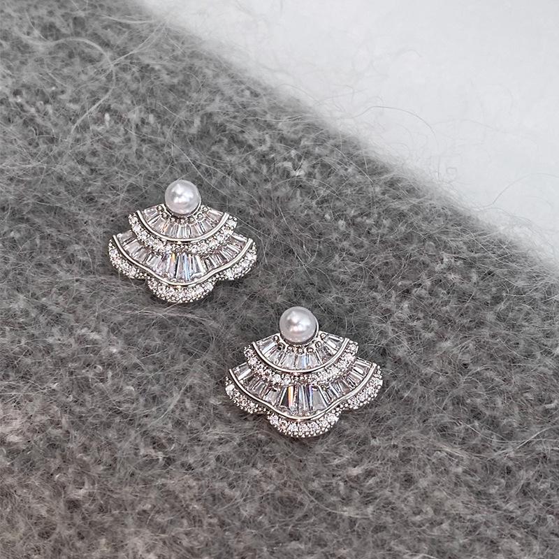 Fan-Shaped Pearl Earrings with Zircon Inlay: Silver Needle Studs for an Elegant, Versatile Look