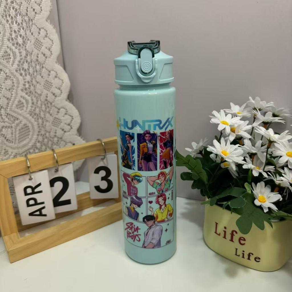 Ragazza Cacciatrice di Streghe Gruppo Musicale Tazza Media Carino Motivo Tazza con Cannuccia Tazza d'Acqua Studente Cinturino a Molla Cartoon Sport Fitness Tazza