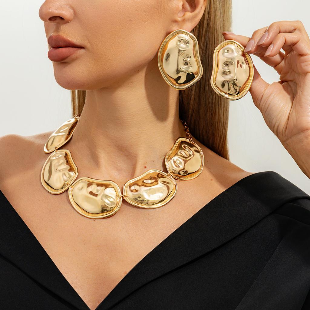 Wind Metal Pleated Irregular Pea Splicing Necklace, Fashionable Geometric Glossy Collarbone Necklace