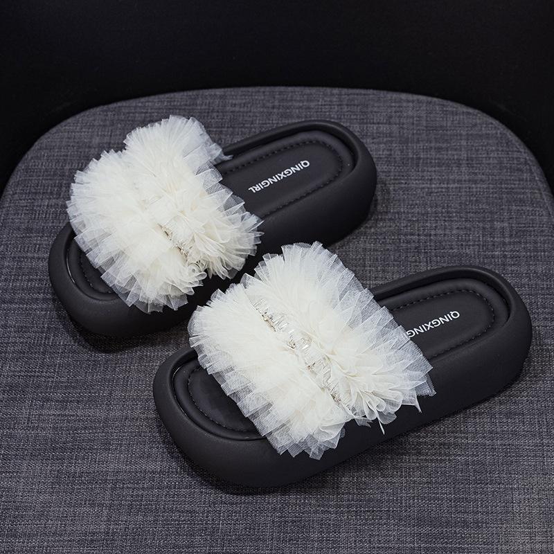 

Mesh thick-bottomed cool slippers women s 2025 summer casual fashion lace edge mesh rhinestone wearing women s sandals 35