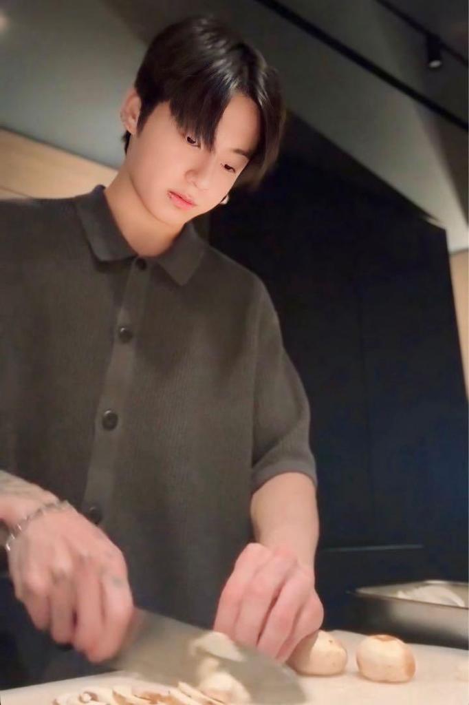 [USED] BTS Jungkook Tapestry 100x150cm