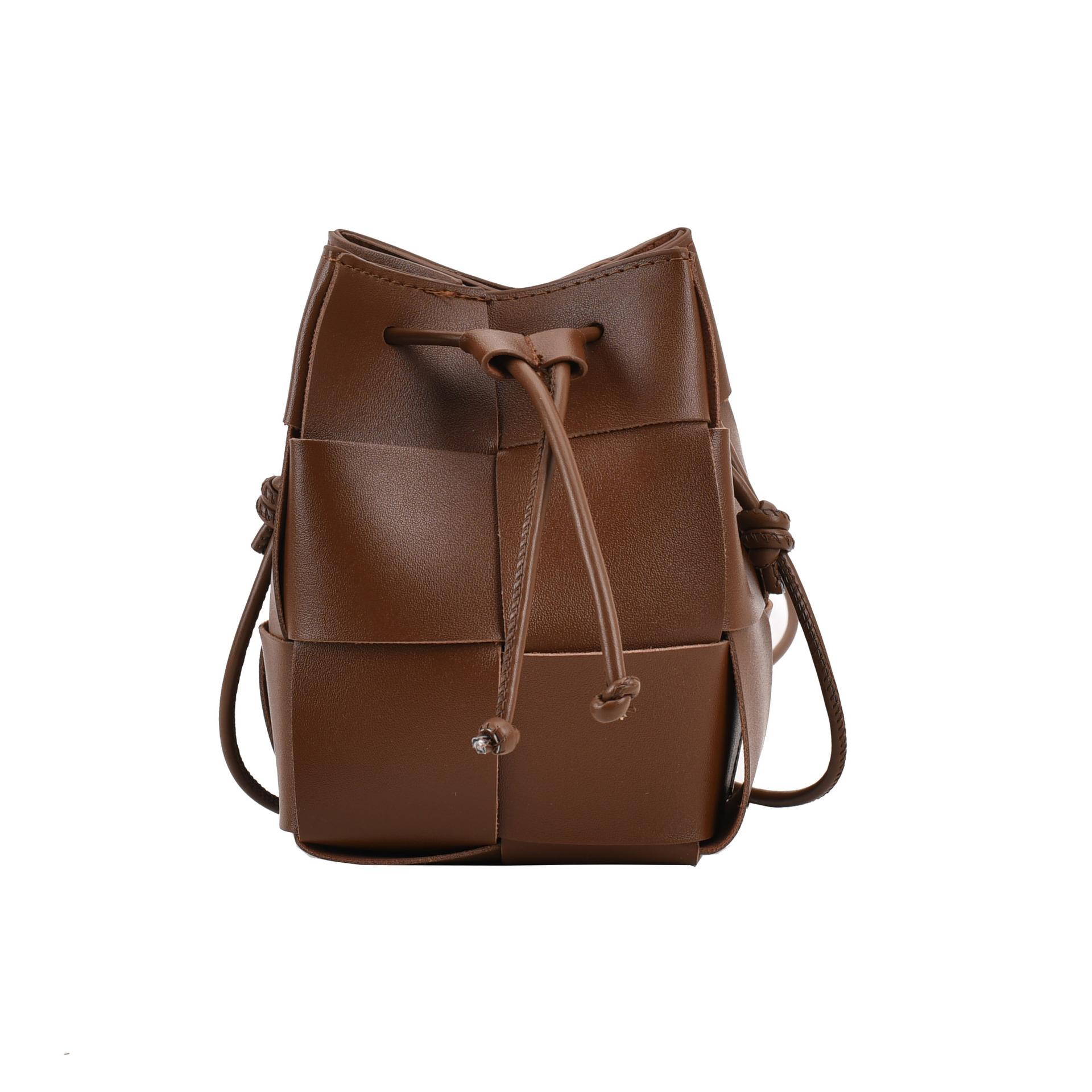 

Нишевый дизайн маленькая сумка женская новая трендовая высококлассная плетеная сумка-ведро универсальная сумка-мессенджер