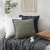Fundas de Cojín Decorativas de Lino Verde Oliva con Flecos Estilo Boho Granja con Borlas Funda de Cojín para Sofá Sala de Estar 18×18 Pulgadas