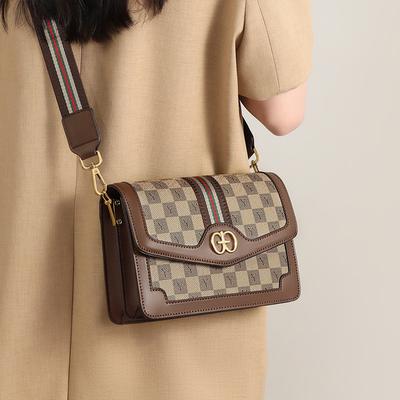 Borsa a tracolla da donna Borsa piccola quadrata da donna Borse con cinturino largo Borsa a spalla piccola abbinamento moda