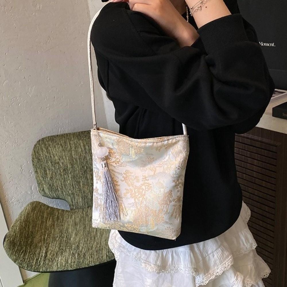 Retro New Chinese Style Handbag Lightweight Tassel Retro Shoulder Bag Large Capacity Zipper Closure Elegant Underarm Bag Casual