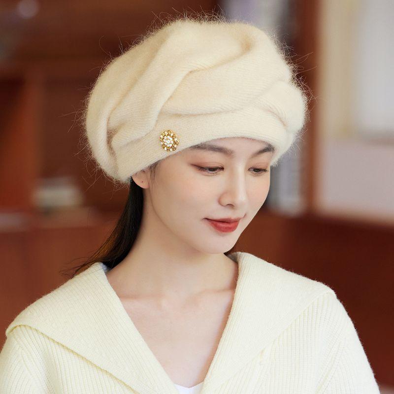Trendy Women's Hats New Autumn/winter Knit Beanie - Warm Stylish and On-trend