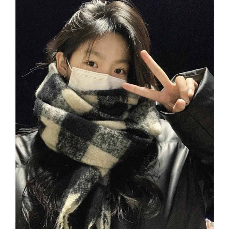 Winter Mohair Scarf: Windproof, Plush, Versatile Snood for Women, Men, and Students in Korean Style.