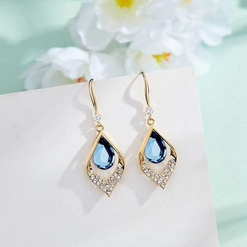 Fashion Geometric Bow Flower Pearl Earrings Women'S Premium Versatile Small Fragrant Wind Earrings