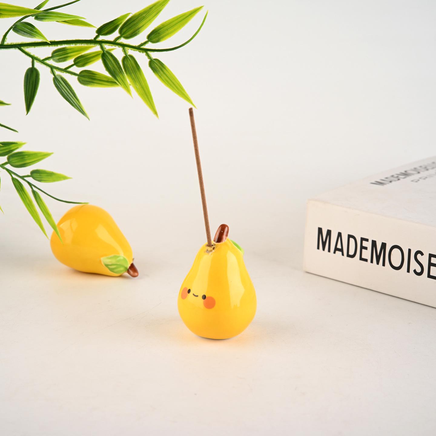 

Chubby Pear Ceramic Incense Holder - Cute Cartoon Decor for Tea Ceremony & Home