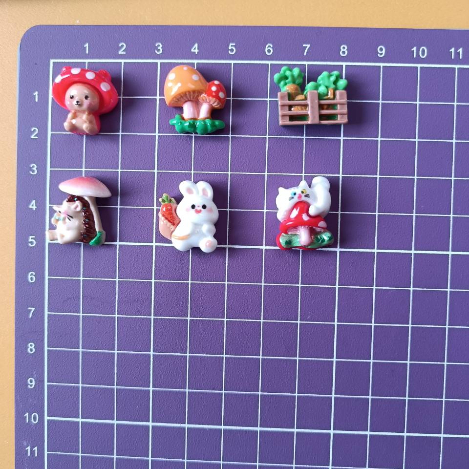 100pcs Simulation Cartoon Animals Flatback Resin Garden Cabochon Mushroom Rabbit Decoration DIY Scrapbooking Craft Accessories