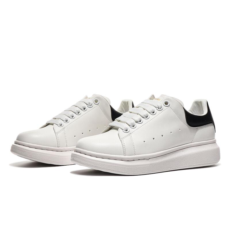 Fashionable and comfortable best-selling versatile fashion sports shoes with soft sole height-enhancing casual.