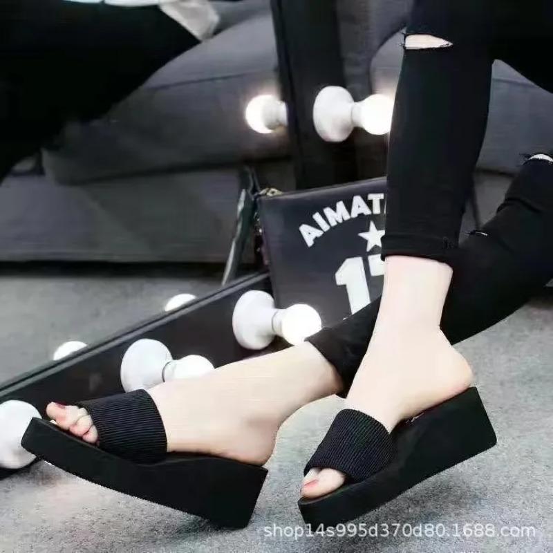 Fashion Summer New Women's Flip Flops Outdoor Wear Super Fairy Thick Bottom Anti-Slip Wear-Resistant Fashionable Beach Ladies Slippers