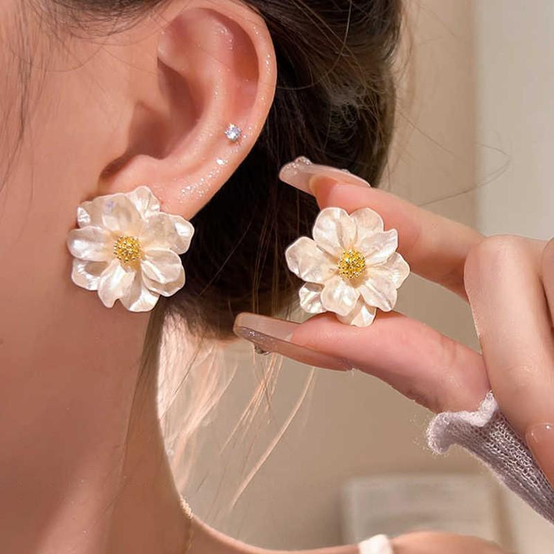 Pearl Camellia Flower Stud Earrings - Luxurious Korean Style, Perfect for Seaside Vacations