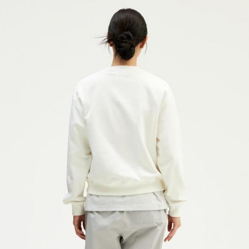 New Balance Women Small Logo Sweatshirt Nbnce2s042