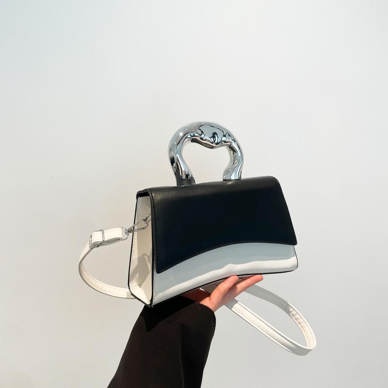 

Foreign style versatile new fashion small square bag women s high-end texture niche contrasting colors commuting personalized casual messenger bag чёрный