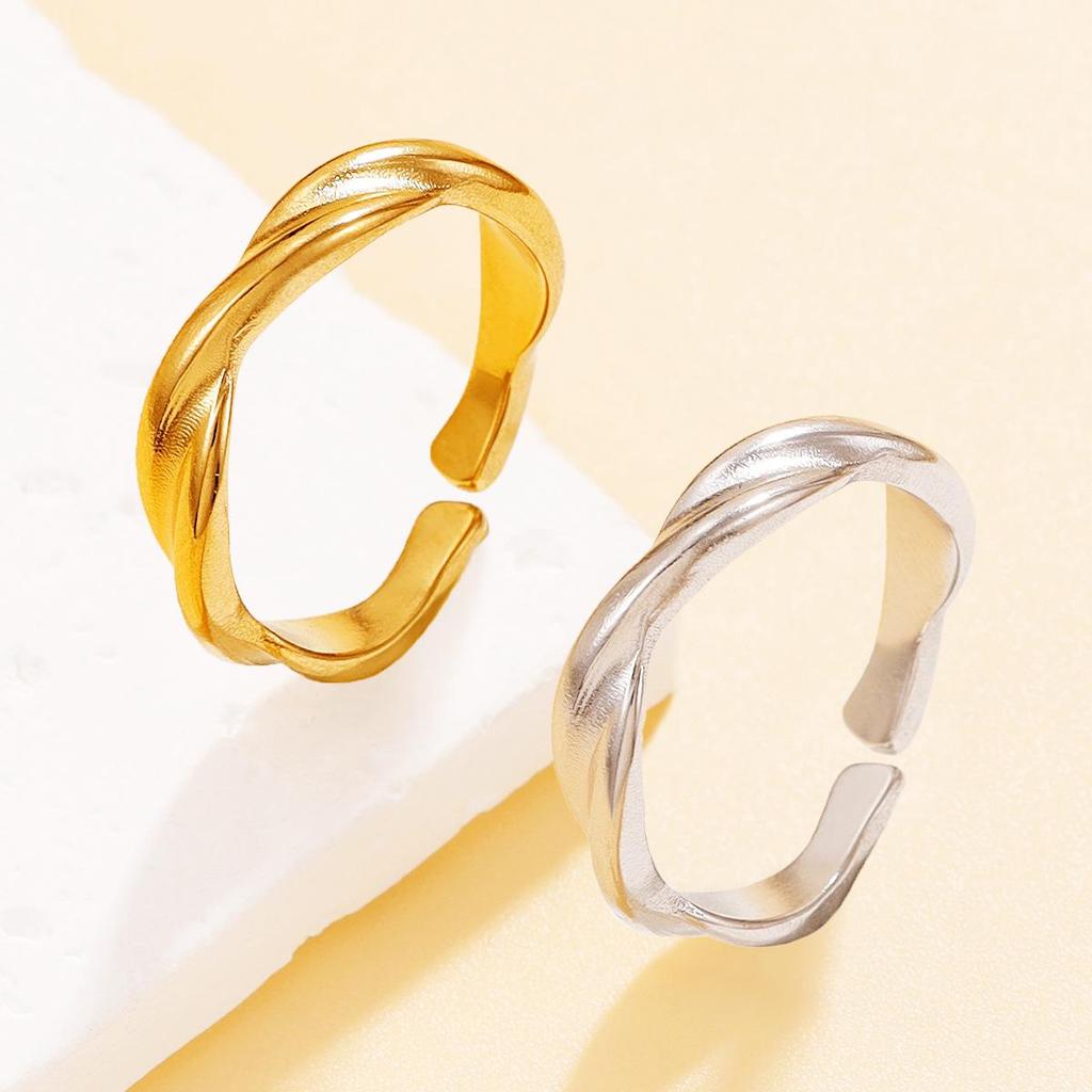 European-American Stainless Steel Mobius Strip Minimalist Open Ring Women's Accessory