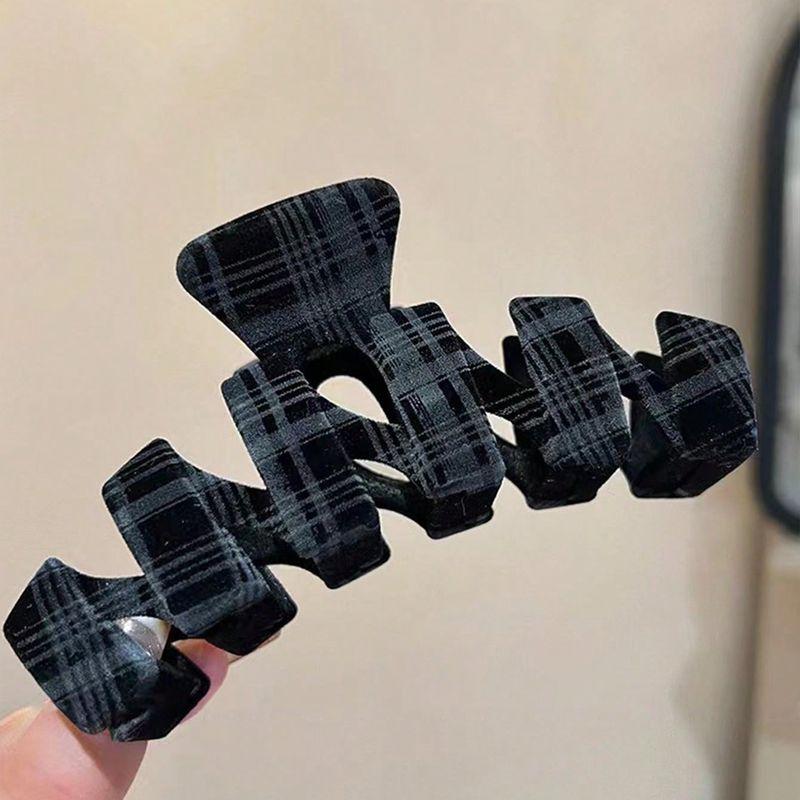 1pc Autumn/Winter New Collection Retro Style Black Grey Grid Velvet Hairpin with High Grade Hairpin and Shark Clip Headpiece