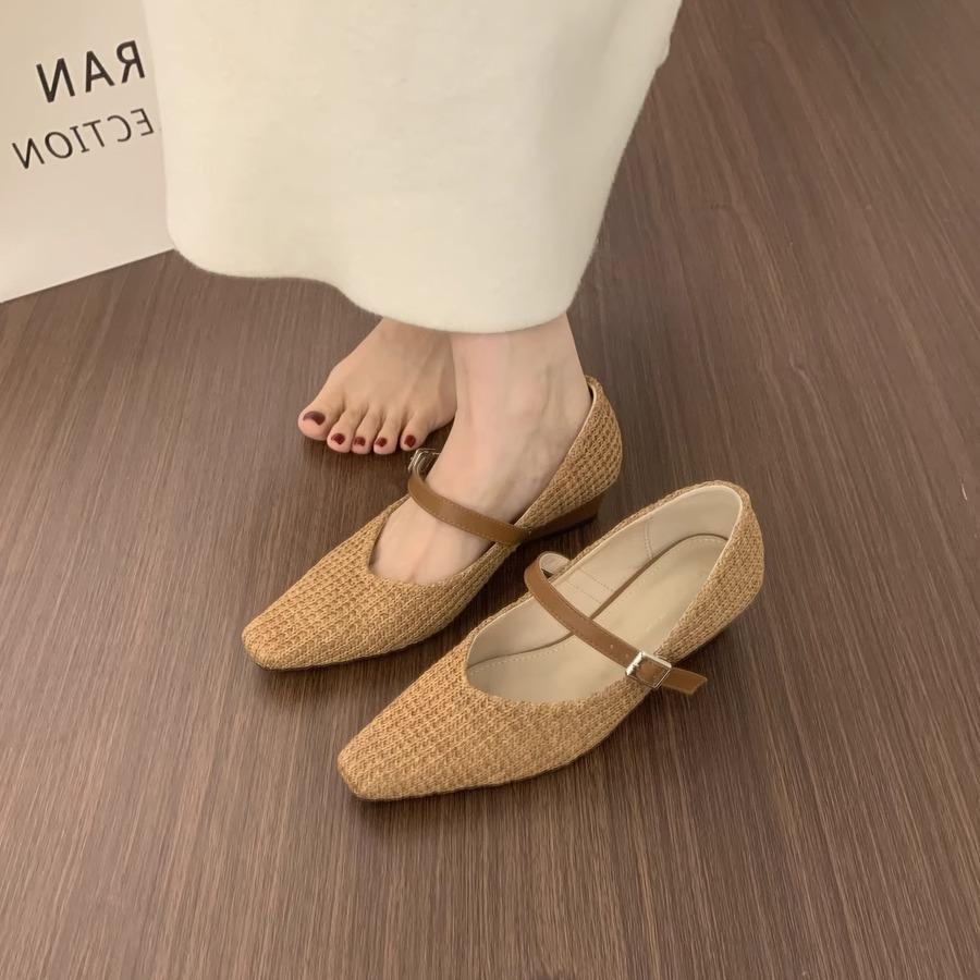 Korean version is versatile and not tired of foot slope heel commuting grandma shoes 2025 new one-word buckle weaving Mary Jane single shoes women