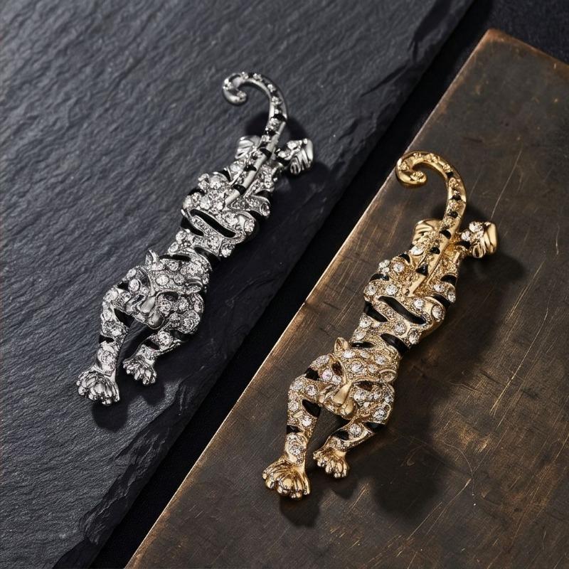 1PC Blazer Tiger Brooch Corsage Fixed Collar Pin Jewelry Metal Animal High-end Accessories Tiger Brooch