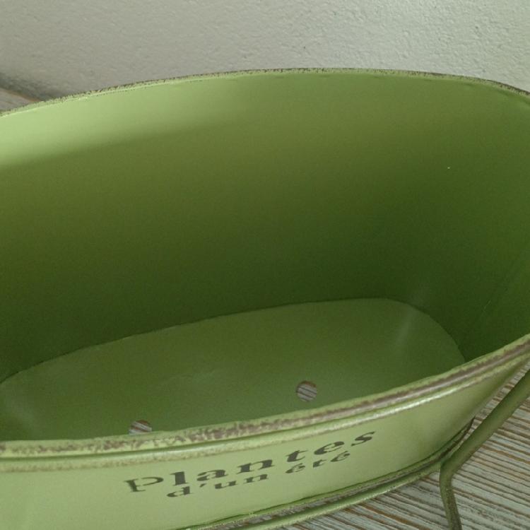 Green Ovals Planter With Decorative Spout High Leg Flower Stand Outdoor Planter For Garden Balcony