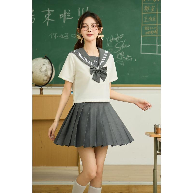 Completo gonna corta uniforme ricamato grigio tre pezzi gonna plissettata a maniche lunghe top stile college nuovo