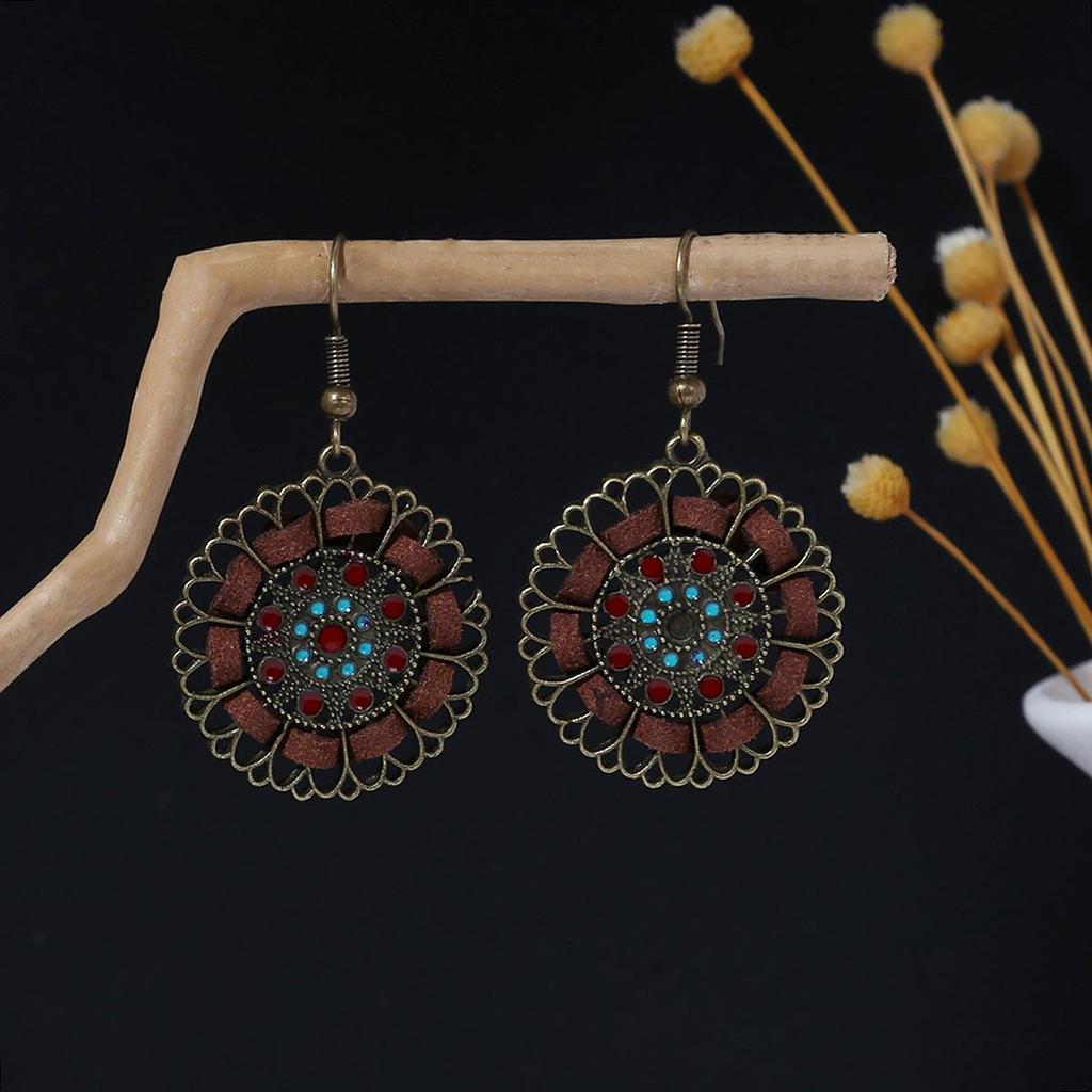 Boucles d'oreilles pendantes à pompons de plumes ethniques - Style argent Miao imitation, article touristique populaire, design mignon de haricot.