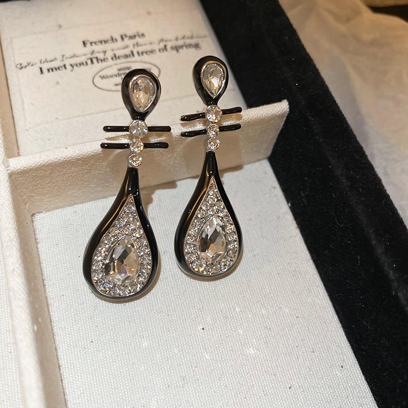 New Chinese Style Oil Drop Butterfly Flower Gourd Pearl Fringed Earrings Retro Ear Hook Light Luxury National Style Earrings Women