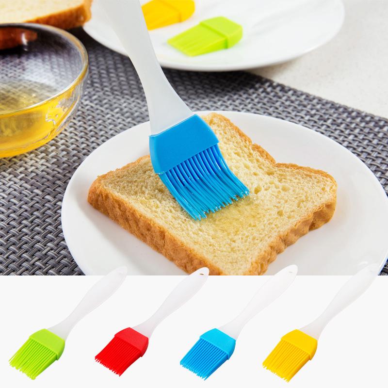 High-Temperature Resistant Silicone Oil Brush - No Hair Loss, Perfect for Barbecue, Baking, and Cake Oiling.