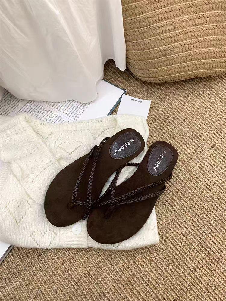 

Korean niche beach vacation flat-bottomed toe flip-flops women s outer wear 2025 summer new woven cool slippers 40 чёрный