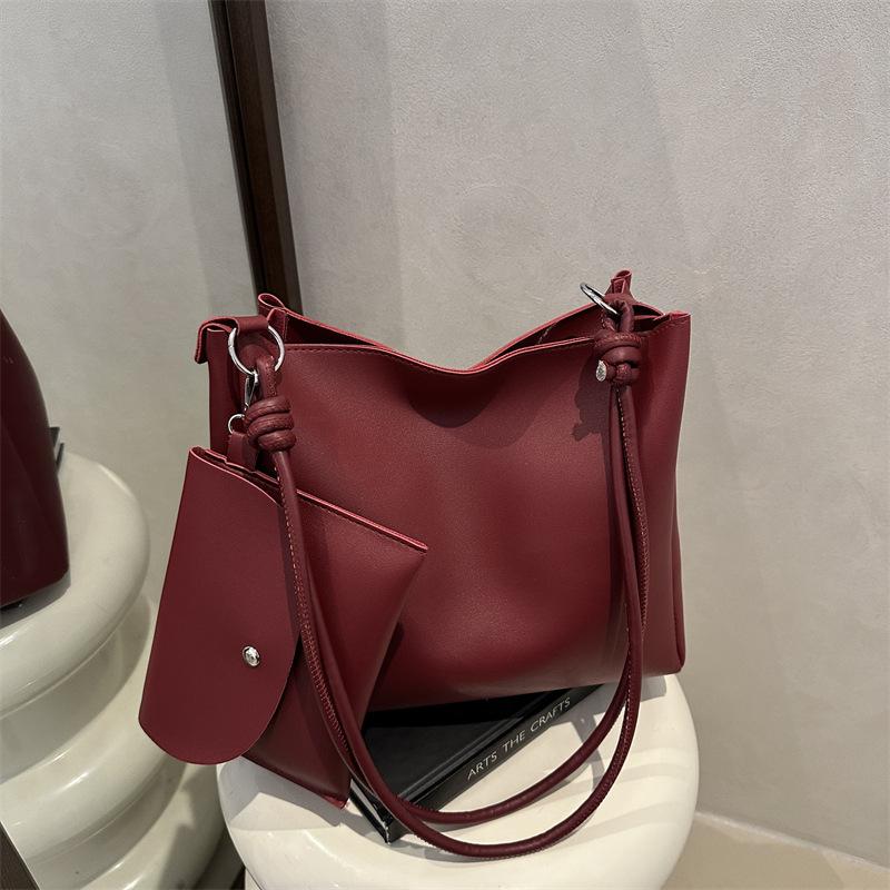 This Year, Large-capacity Mother and Child Bags Are Popular, 2025 New Summer Retro Fashion Shoulder Bags, Textured Premium Tote Bags.