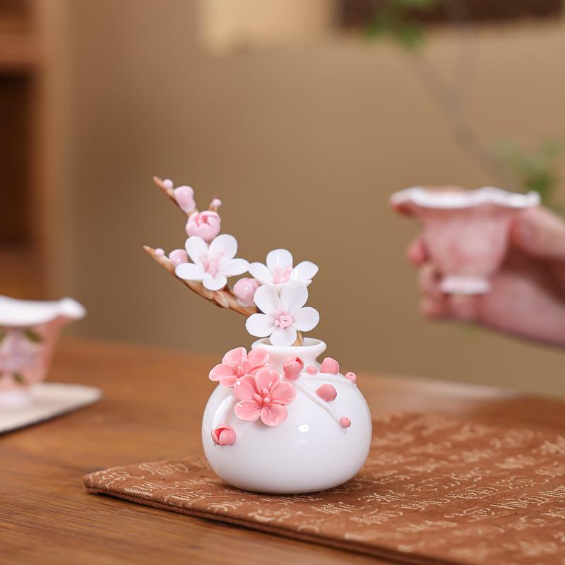 Ceramic Hand-molded Plum Blossom Vase Jadeite Porcelain Warm Transparent Decorative Fresh and Delicate Flower Vase Decorative