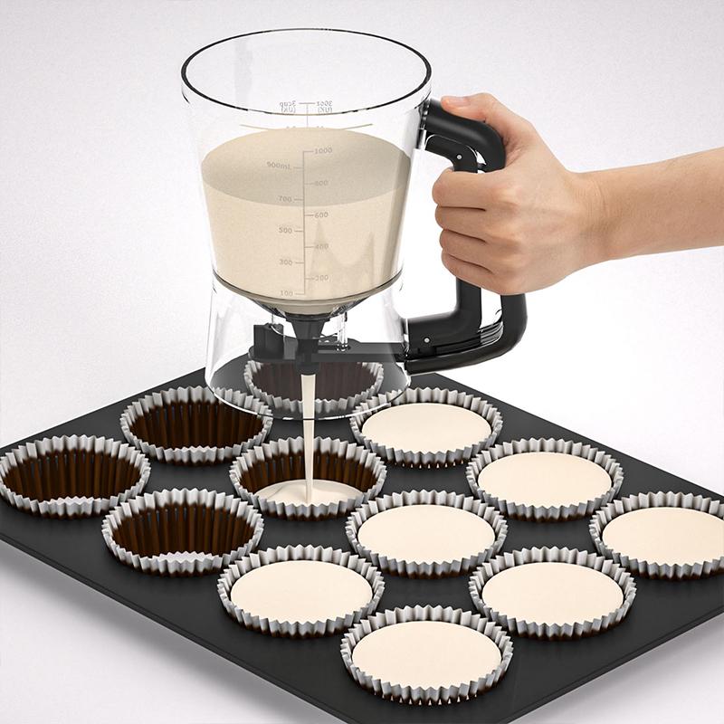 Multifunctional Batter Dispenser with Clear Scale 900ml Handheld Squeeze Cupcake Batter Separator for Baking Pancakes Muffins Cu