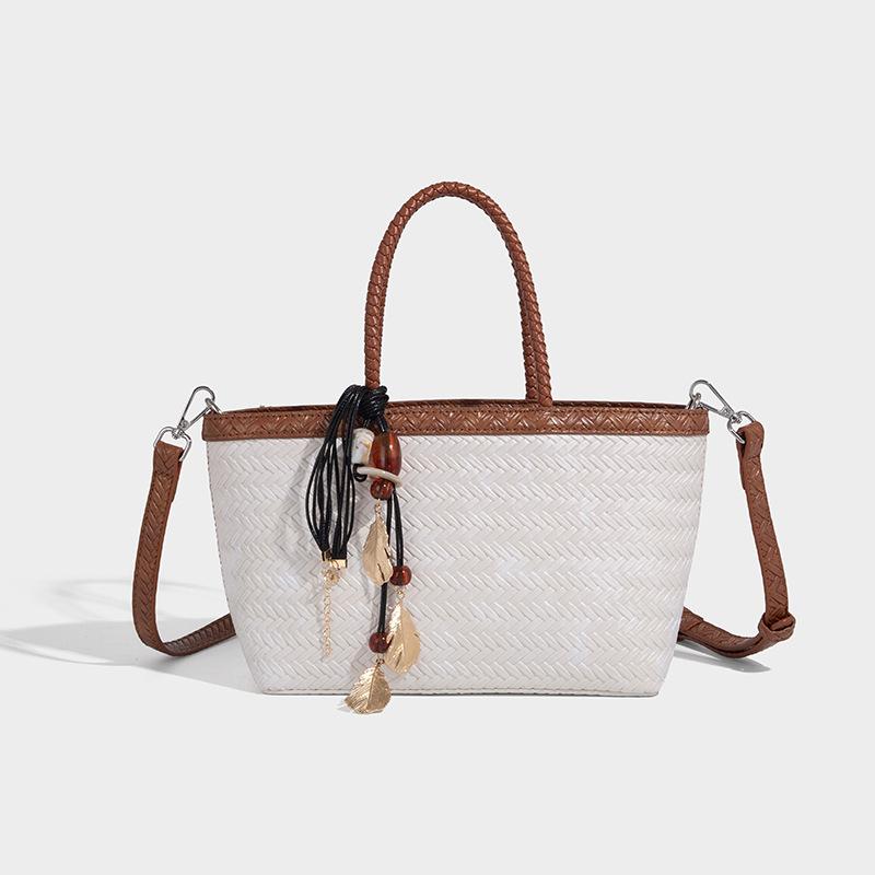 High-end Handheld Woven Bag for Women 2025 New Trendy Fashion Versatile Commuting Shoulder Crossbody Bag