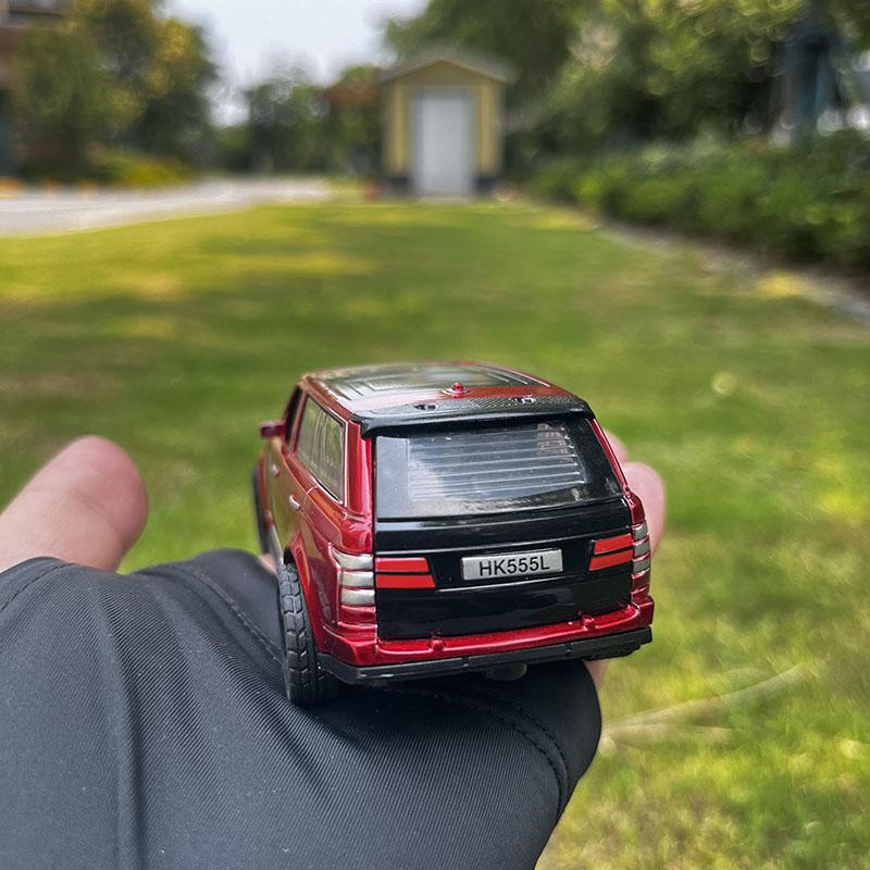 1/36 Alloy Diecasts Metal Toy Car Model X7 Range Rover Toy Vehicles Miniature Car Model with Light Toys for Boys Christmas Gifts