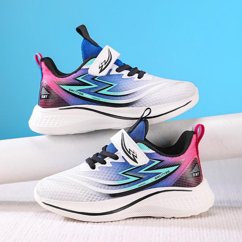 Breathable children's sports shoes 2025 spring new boys mesh shoes lightweight middle and older children's running shoes children's casual shoes