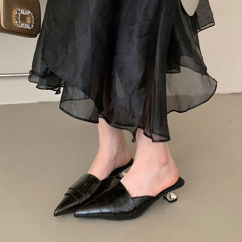 Fashion Elegant Black Pointed Toe Modern Slippers Women Fashion Strange Style Design Brand Slide Sandal Comfortable Commuter Office Shoe