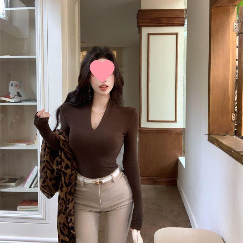 

Slim-Fit Deep V-Neck Long Sleeve Base Layer for Autumn/Winter Large темный кофе