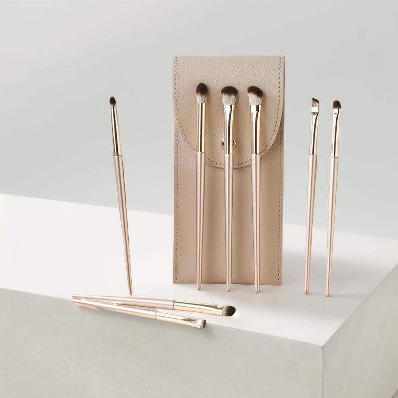 

8-Piece Gilded Eyeshadow Brush Set with Portable Bag