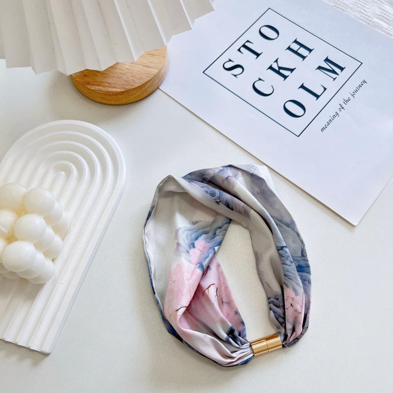 Korean Style New Fahion Silk Scarf Pearl Necklace Decoration Printed All-Matching Vintage Scarf Professional Lady Small Scarf