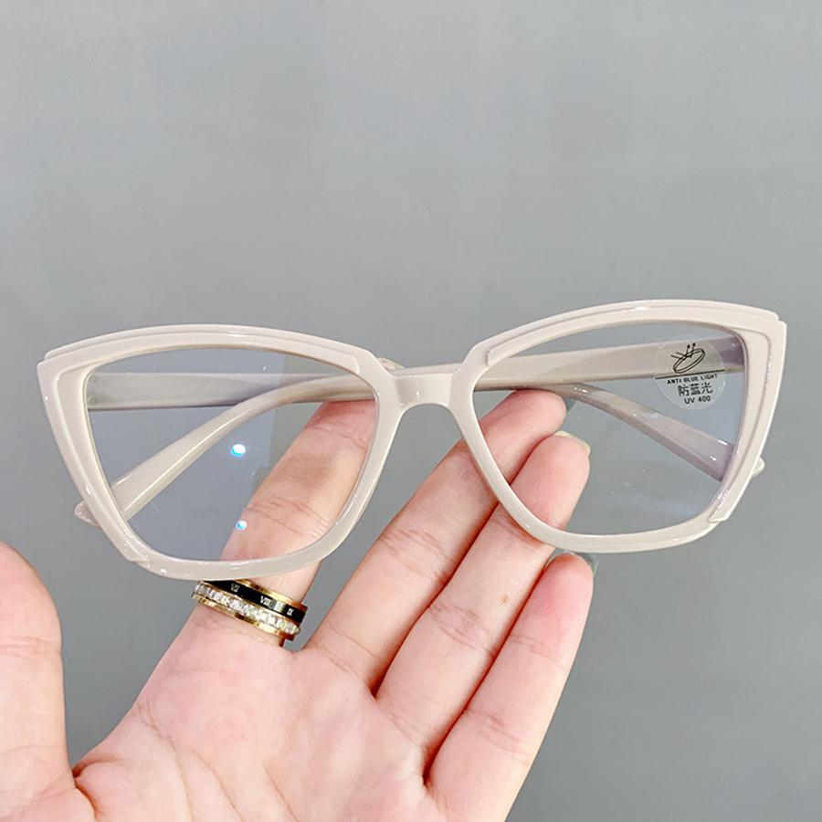 Модные очки с оправой — фото 3