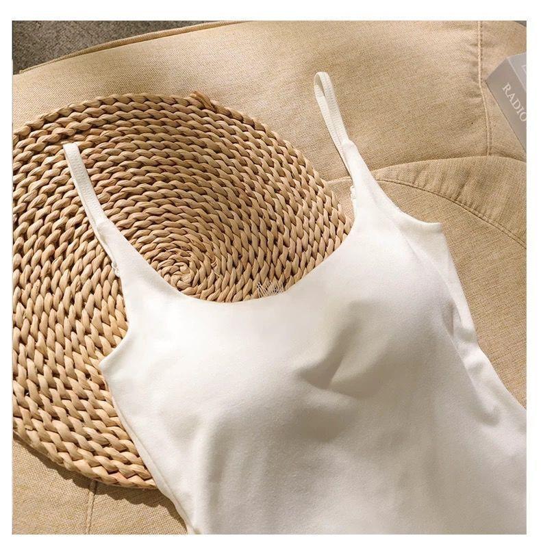 Elegantes Camisole mit Spitzeneinsätzen für Damen: Sommer-Top mit Brustpolstern & sexy Rückendesign