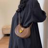 Underarm bag women's 2025 new winter fashion saddle bag niche commuting versatile trend shoulder bag