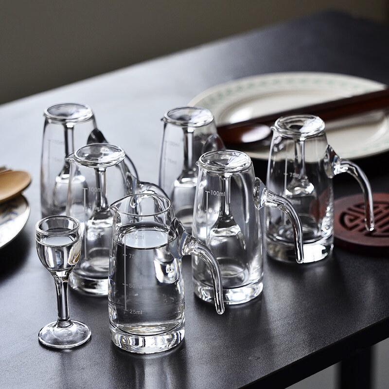 

Star-Marked Baijiu Dispenser and Cup Set
