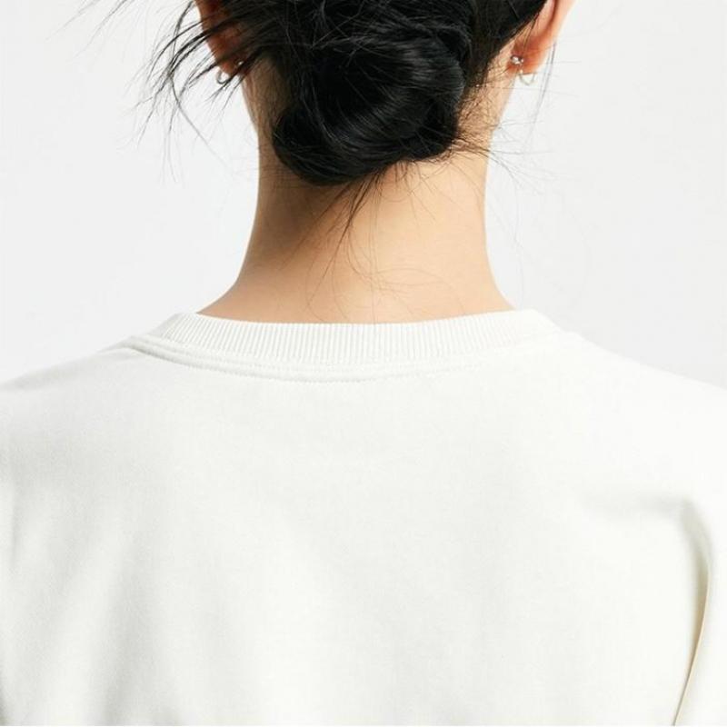 New Balance Grafická kulatá mikina Nbncd4w832 64