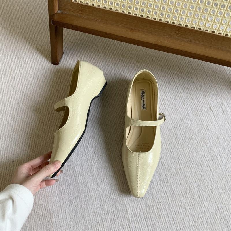 

French flat-bottomed gentle wind evening shoes with shallow mouth Mary Jane shoes versatile commuter temperament pointed single shoes women 40