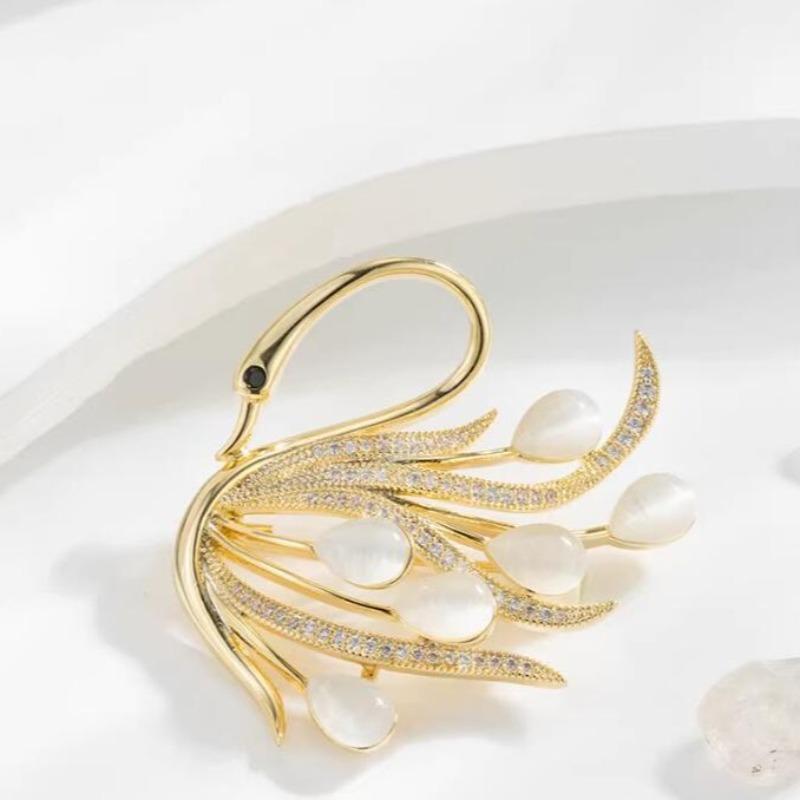 Exquisite Cat Eye Swan Brooch Feminine Corsage, Fashion Suit Personalized Pin Neck Clothing Accessories