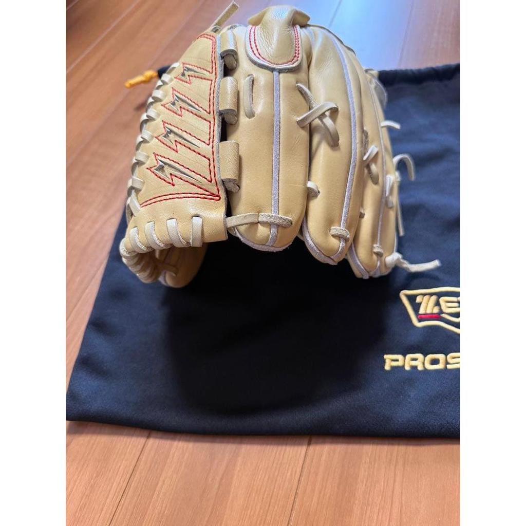 Used Super limited ZETT PROSTATUS Senga model using professionally supplied leather